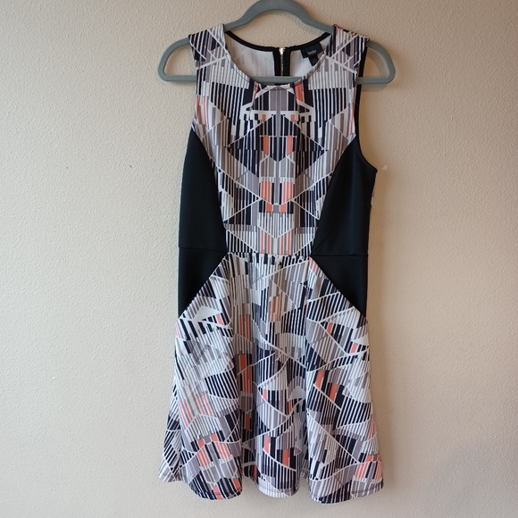 Geometric print Midi Dress - Picture 5 of 6